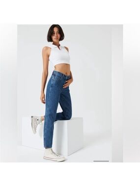 Aritzia Sunday Best Zola High Rise Mom Jeans – Relaxed 90s Fit High Waisted